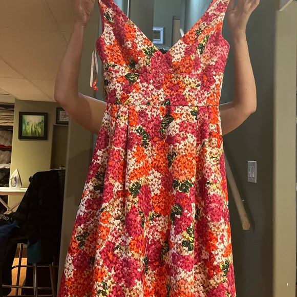 Monique LHUILLIER dress size 6 - Picture 3 of 5